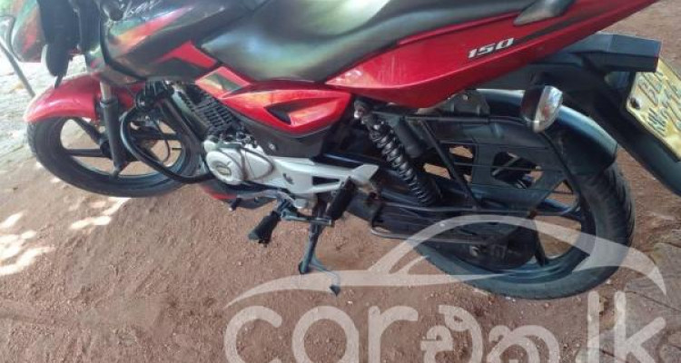 BAJAJ PULSAR 150 2017