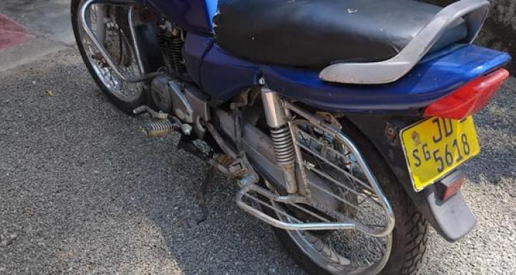 BAJAJ CALIBER 2006