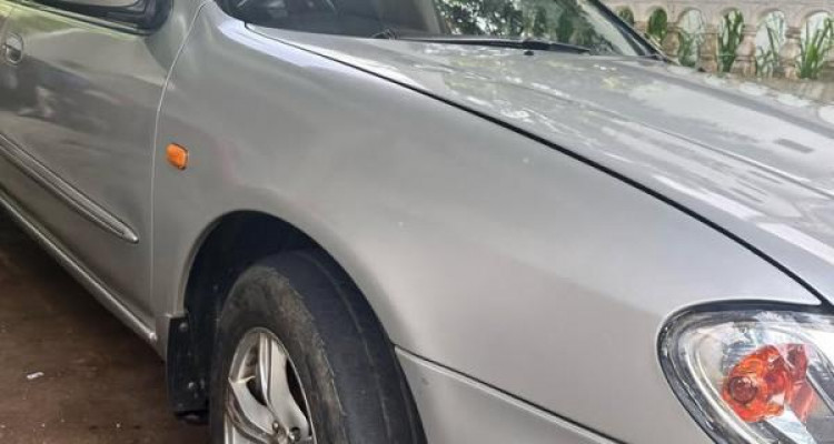NISSAN CEFIRO 2000