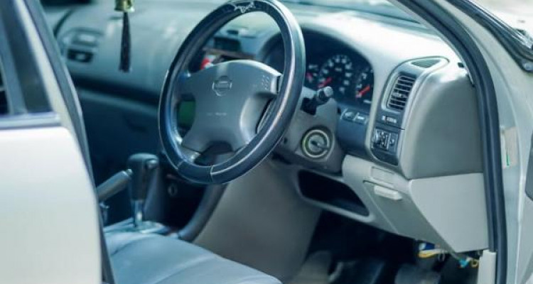NISSAN CEFIRO 2000