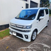 SUZUKI WAGON R PREMIUM 2018