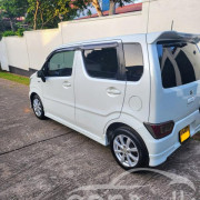 SUZUKI WAGON R PREMIUM 2018