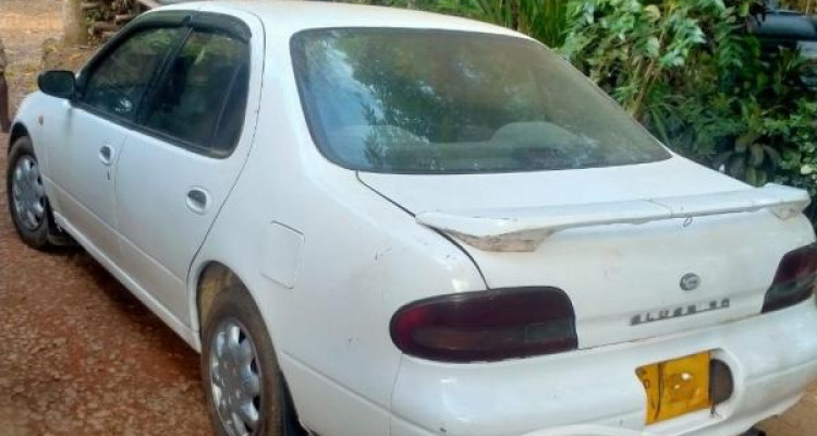 NISSAN BLUEBIRD 1995