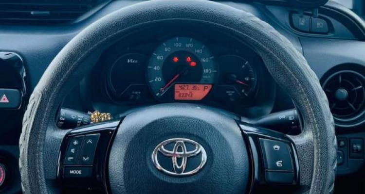TOYOTA VITZ 2018