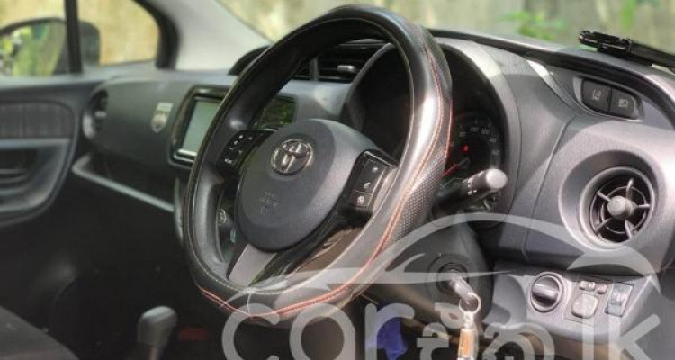TOYOTA VITZ 2018