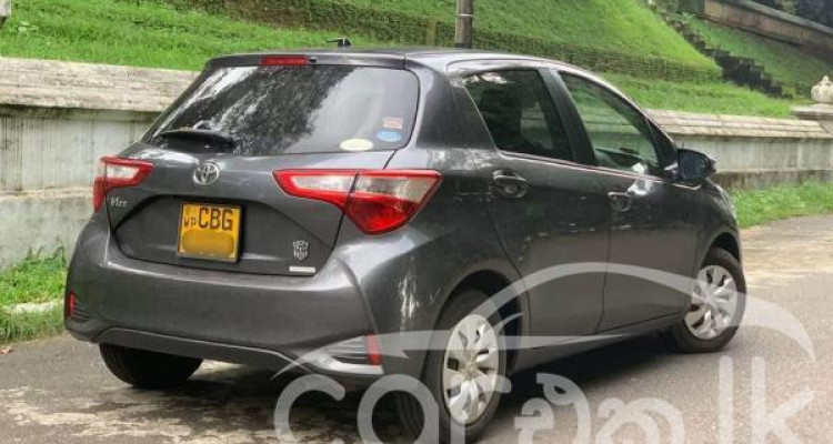 TOYOTA VITZ 2018