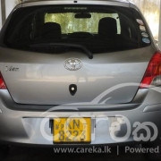 TOYOTA VITZ 2010