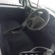 NISSAN U71 2003