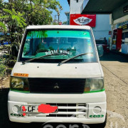 NISSAN U71 2003