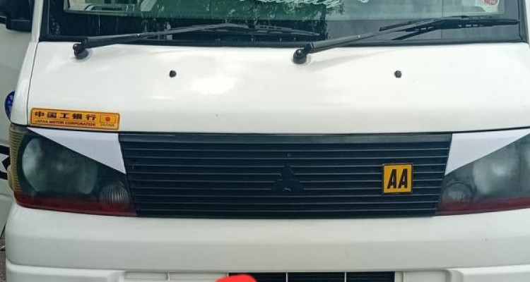 MITSUBISHI MINICAB 2006