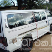 NISSAN CARAVAN 1992