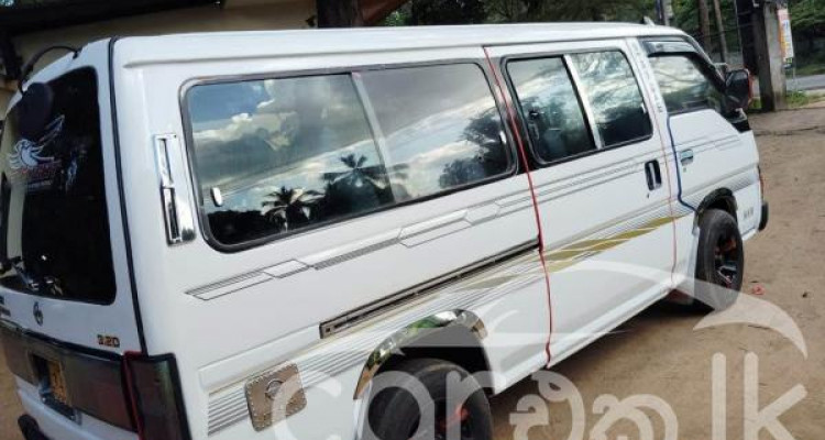 NISSAN CARAVAN 1992