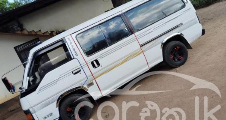 NISSAN CARAVAN 1992