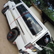 NISSAN CARAVAN 1992