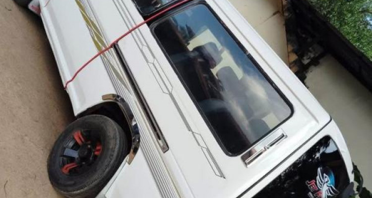 NISSAN CARAVAN 1992
