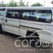 NISSAN CARAVAN 1992