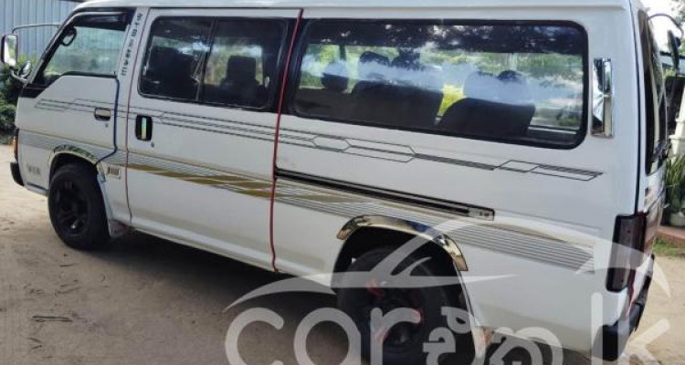 NISSAN CARAVAN 1992