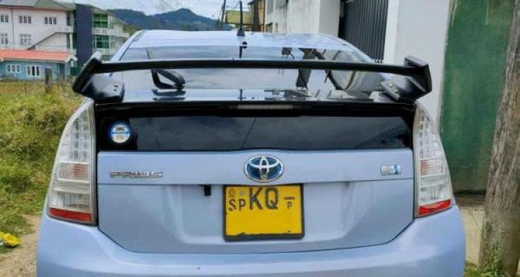 TOYOTA PRIUS 2010