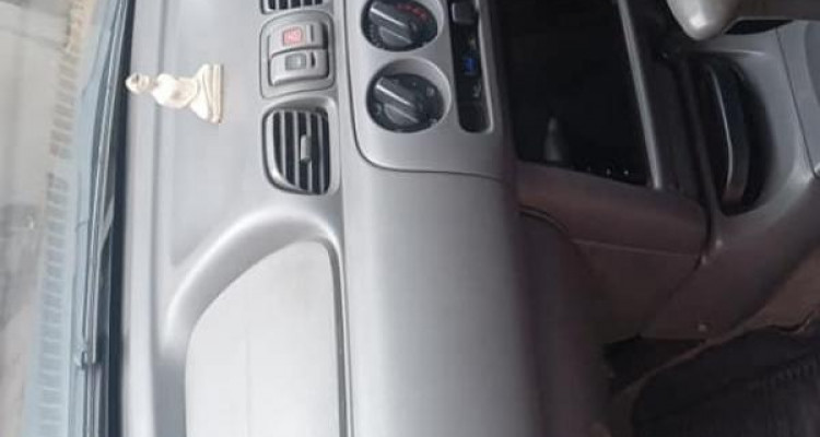 NISSAN MARCH 2000