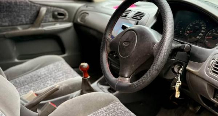 FORD LASER 2000