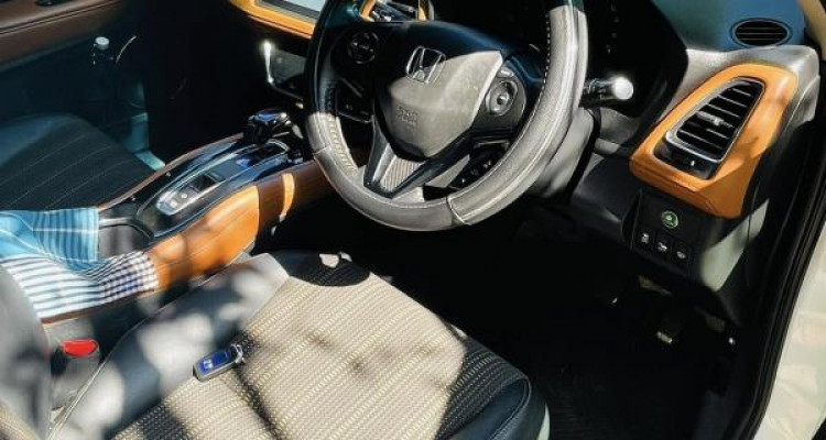 HONDA VEZEL 2015