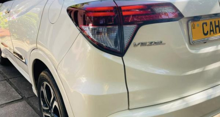 HONDA VEZEL 2015