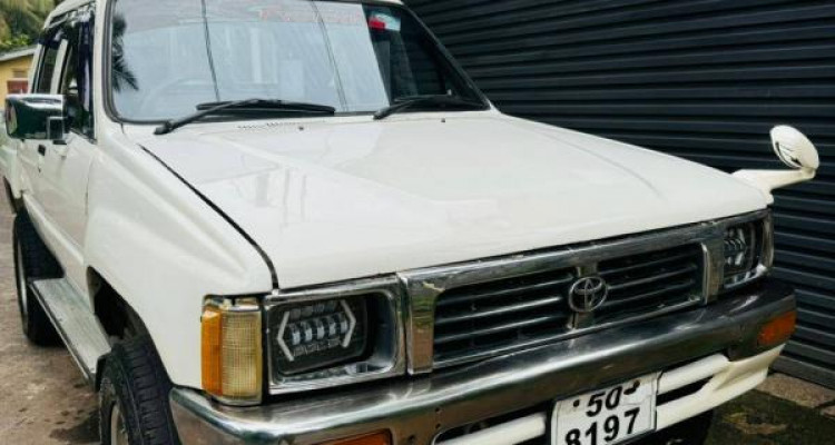 TOYOTA HILUX 1989