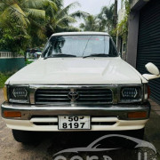 TOYOTA HILUX 1989
