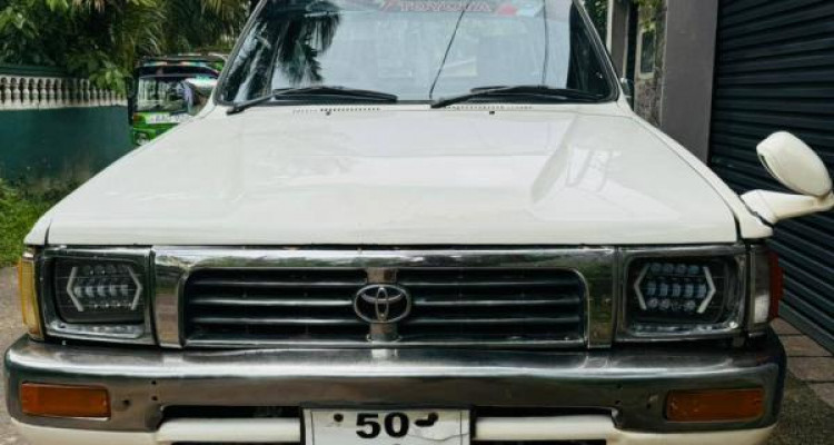 TOYOTA HILUX 1989