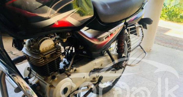 BAJAJ CT100 2017