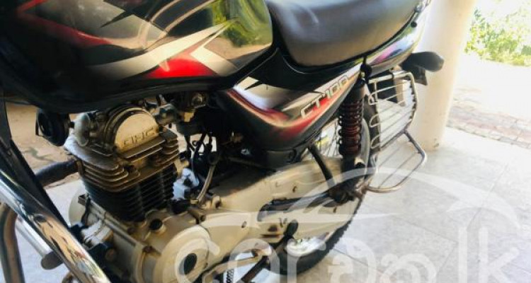 BAJAJ CT100 2017
