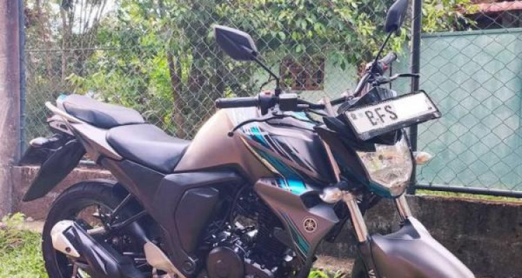YAMAHA FZ 2017