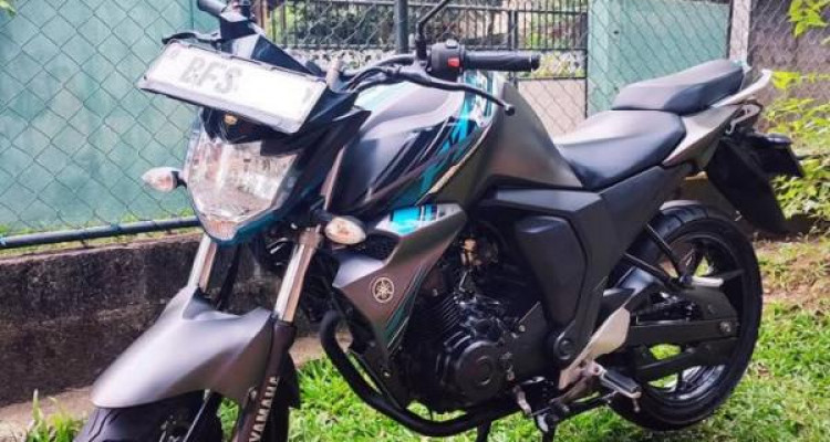 YAMAHA FZ 2017
