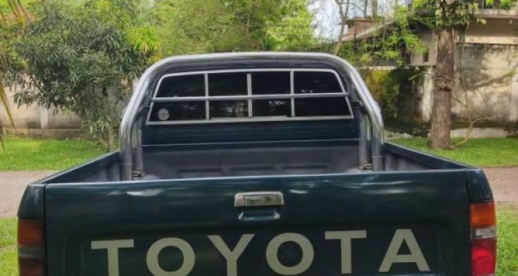 TOYOTA HILUX 1994