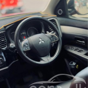 MITSUBISHI OUTLANDER PHEV 2015
