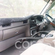 NISSAN CARAVAN 1995