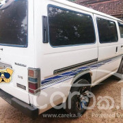 NISSAN CARAVAN 1995