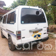 NISSAN CARAVAN 1995