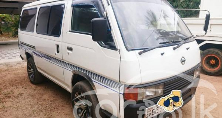 NISSAN CARAVAN 1995