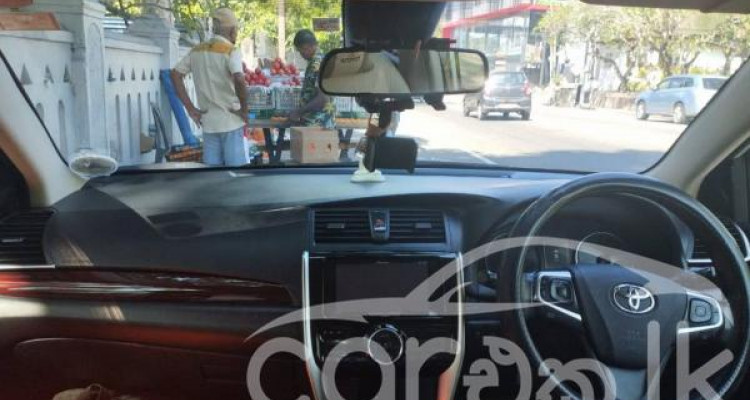 TOYOTA PREMIO 2019