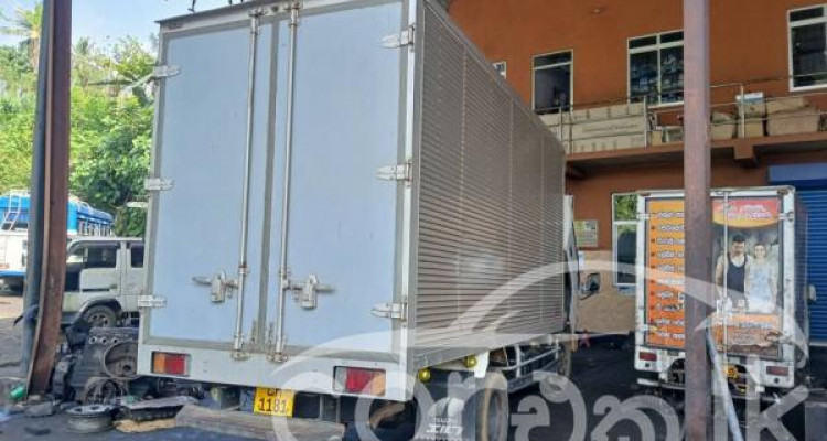 ISUZU ELF 2003