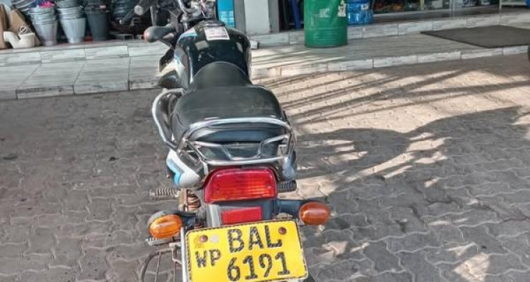BAJAJ CT100 2013