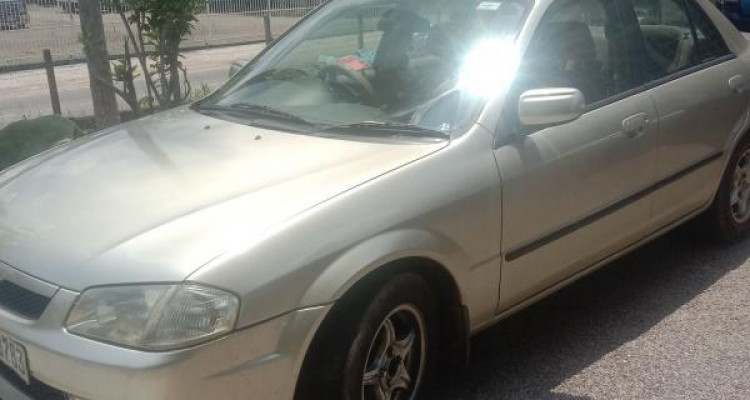 MAZDA FAMILIA 1999