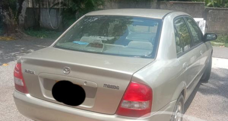 MAZDA FAMILIA 1999