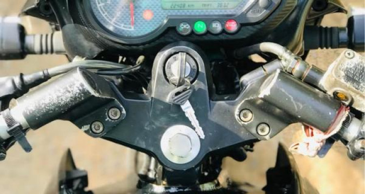BAJAJ PULSAR 150 2018