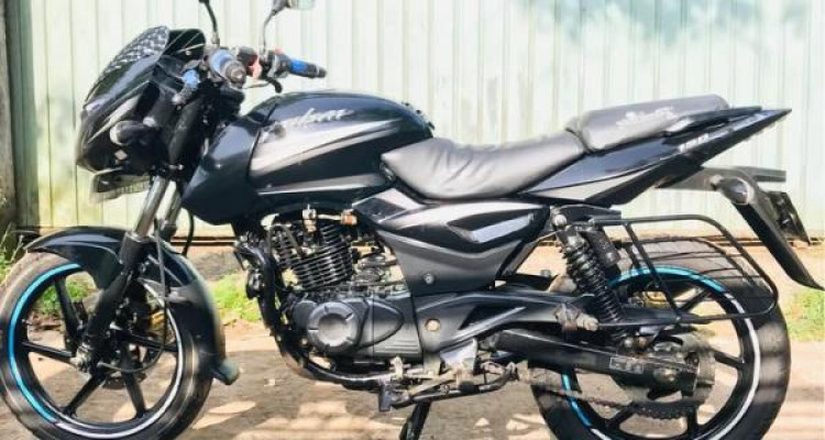 BAJAJ PULSAR 150 2018