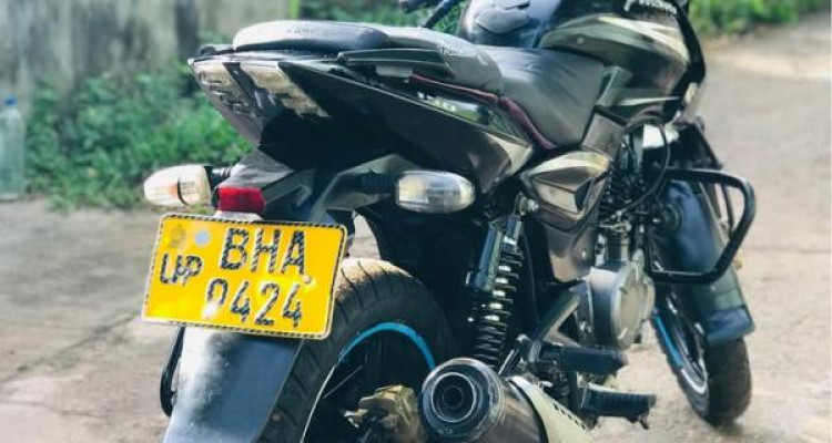 BAJAJ PULSAR 150 2018