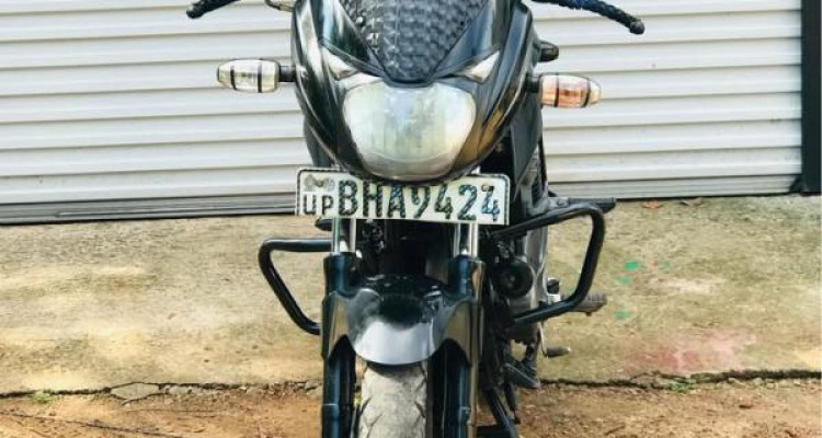 BAJAJ PULSAR 150 2018
