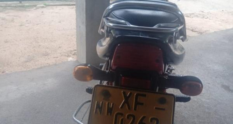 BAJAJ CT100 2012