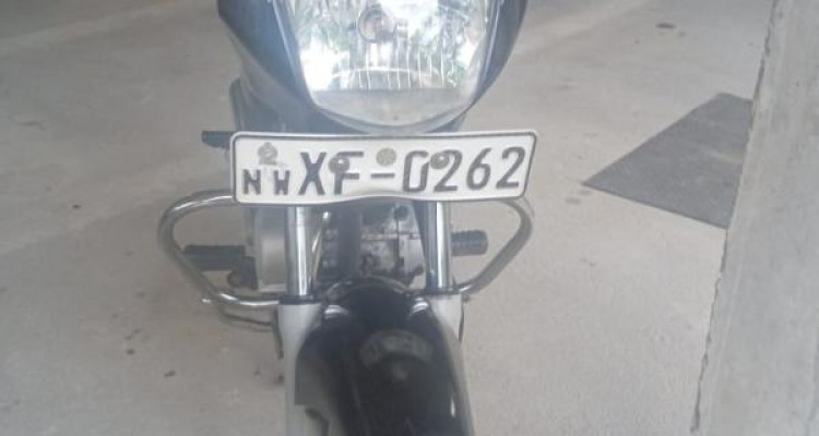 BAJAJ CT100 2012